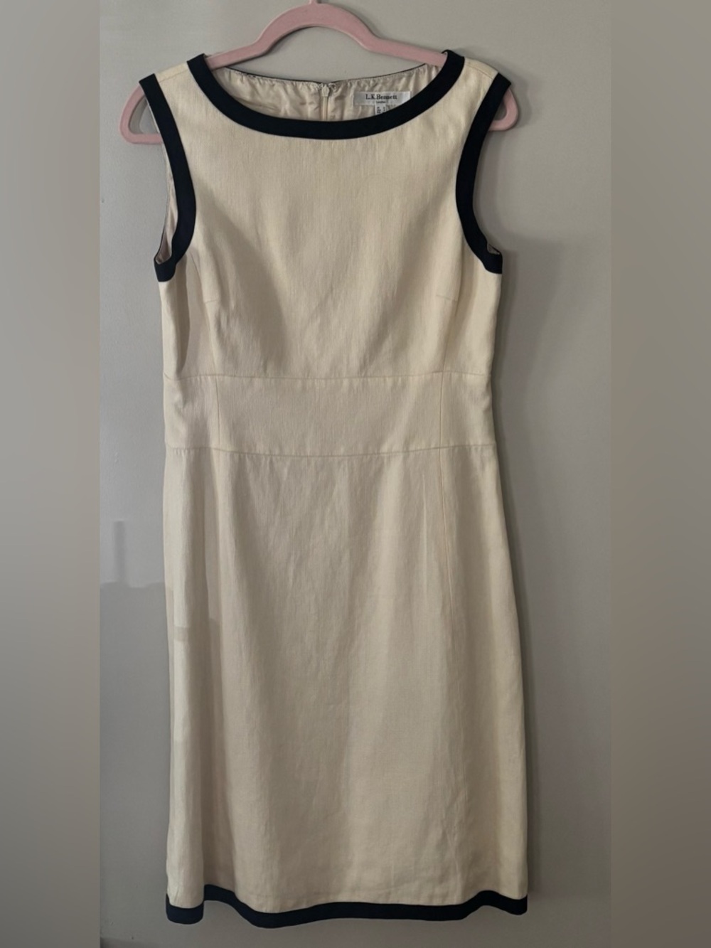 LK Bennett London Cream Sheath Dress with Navy Trim. US 8. Classic NWOT